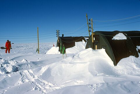 [Cappelle002.jpg]
Main street before cleaning up the snow.