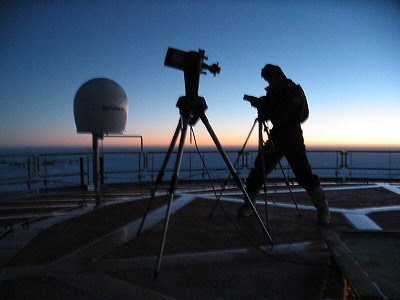 [AstroRoofKarimDark.jpg]
Astronomy session on the roof of Concordia: -55°C temperature and too much wind.