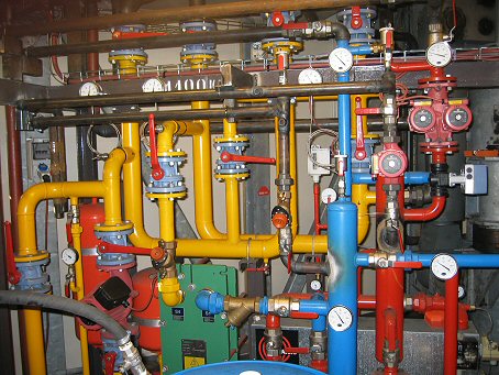 [Beaubourg.jpg]
Not the Beaubourg center but part of the hydraulic installations within Concordia.