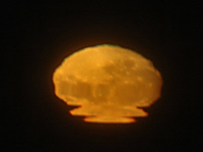 [DSC_0723_Moon.jpg]
A moonrise with some mirage phenomenon.