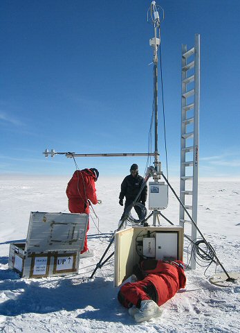 [MeteofluxSetup.jpg]
Setting up the Meteoflux and CR10 systems.