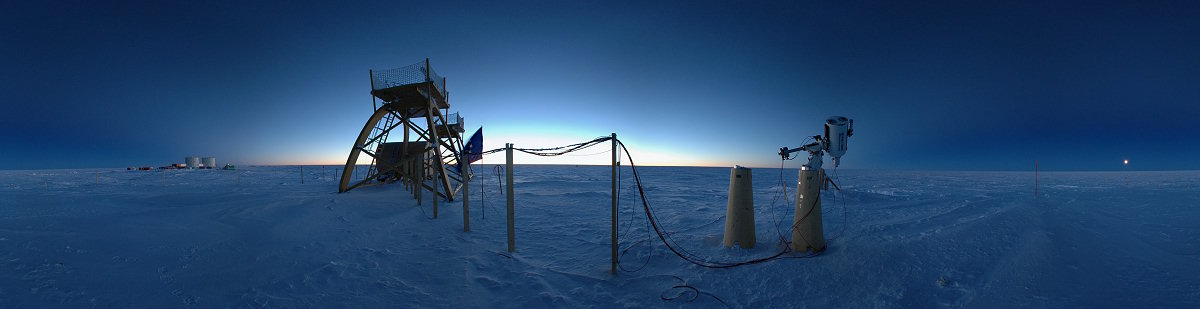 [PanoTelescope.jpg]
A telescope near the base of the ConcordiAstro platform, where another telescope sits. The platform in the back is unused this year.