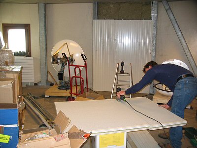 [SealingDoors.jpg]
Construction work in the brand new but not quite finished Concordia station.