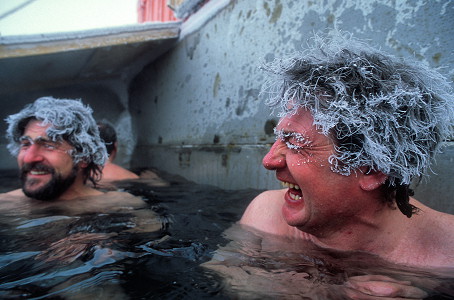 [MelterBath13.jpg]
Jeff and Michel taking a bath.