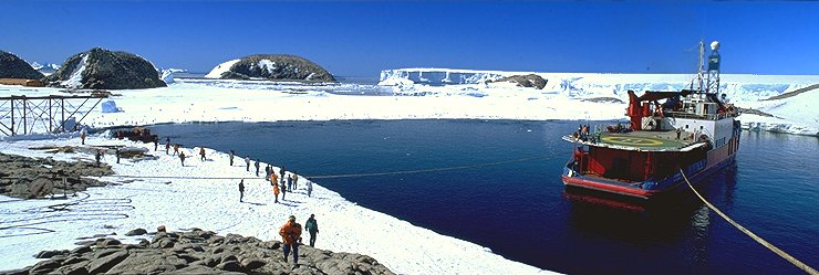 [Departure.jpg]
The Astrolabe at bay near DdU at the same spot where the emperor penguins gather in winter, called le Pré.