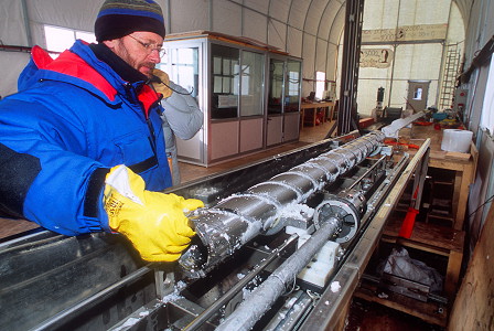 [DrillExtraction2.jpg]
The 'chip evacuation screw' drill ready for cleaning.