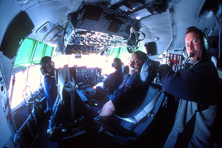 [C130CockpitFEW.jpg]
The cockpit of the south-african C-130 taking the Italian team from Christchurch (NZ) to McMurdo