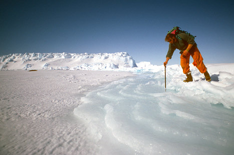 [IceCrossing.jpg]
Crossing a 'river', the soft limit between stable land ice and sea ice moved by the tide. A dangerous crossing.