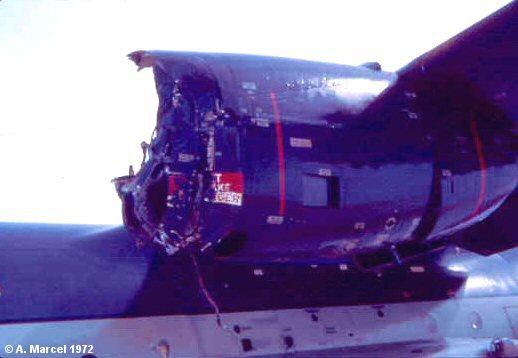[C130_accident3.jpg]
Another view of the broken propeller.