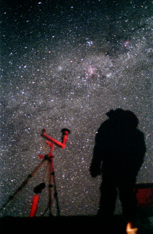 [GlacioShelterDark4.jpg]
Milky Way above the glaciology shelter.