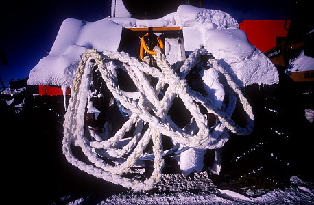 [HaulRope.jpg]
Thick rope used by the free Challenger to pull the others in case of need.
