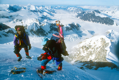 [HunterRappel.jpg]
Preparing one of many snowstake rappels down the steeper sections of Hunter.