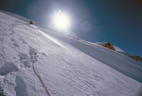 [SteepSnow.jpg]
Steep snow below the summit of Mt Hunter