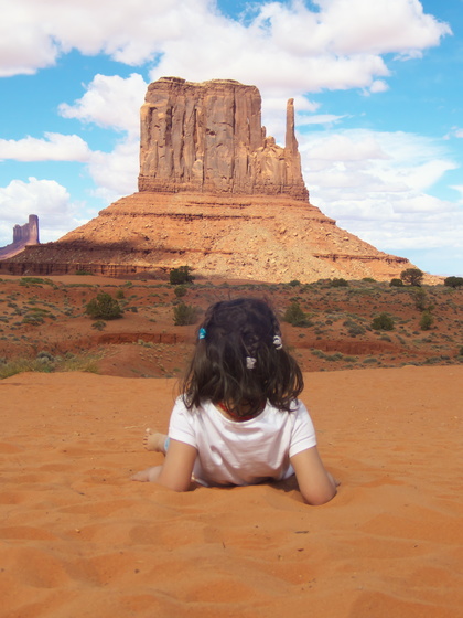 [20190423_143412_MonumentValley.jpg]
Admiring the view in Monument Valley.