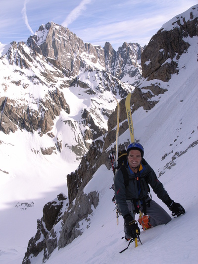 [20060515_0011503_CouloirBrecheGlacierNoir.jpg]
Extreme skiing