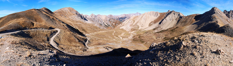[20061030-FurfandePassPano.jpg]
A view to the north from Furfande pass (left of the image), the 'plan du vallon' and the Izoard pass in the background, with Arvieux hidden at the base of the valley.