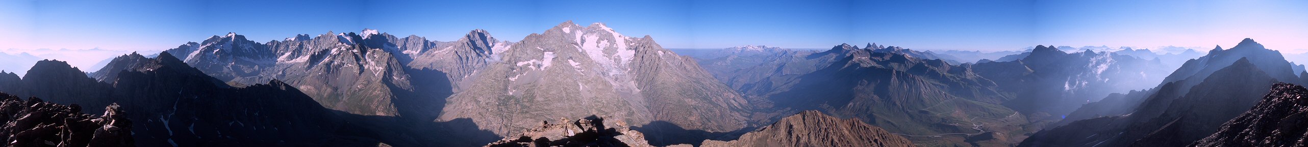 [Bivouac_Pano.jpg]
Panorama of the Ecrins Range from Roc Noir de Combeynot, above the Lautaret pass. From left to right: Briançon down in the Guisane valley, the Pelvoux (3943m), la Barre des Ecrins (4102m), la Meije, Villar d'Arene down in the Romanche Valley, the Lautaret pass, Italy in the background and the ridge of the Roc Noir de Combeynot.