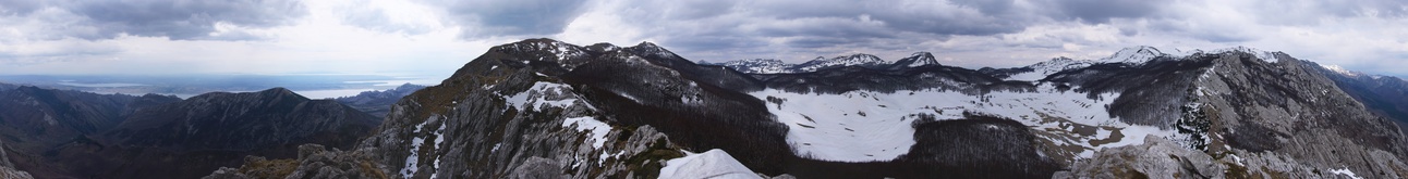 [20100416_151752_PaklenicaMountainsPano_.jpg]
360 degree panorama from Buljma pass.