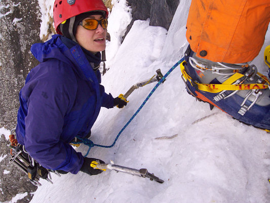 [20090117_123342_VallonDiableIce.jpg]
Jenny arriving at the belay in the Vallon du Diable.