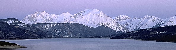 [Campotosto.jpg]
Le massif du Gran Sasso vu du lac de Campotosto.