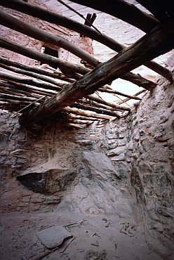 [UnderOpenKiva.jpg]
An open Kiva seen from below.