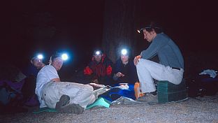 [HalfDomeBivy.jpg]
Bivy after the Regular North-West route of Half Dome: Vanessa, Vincent, Jenny and Guillaume.