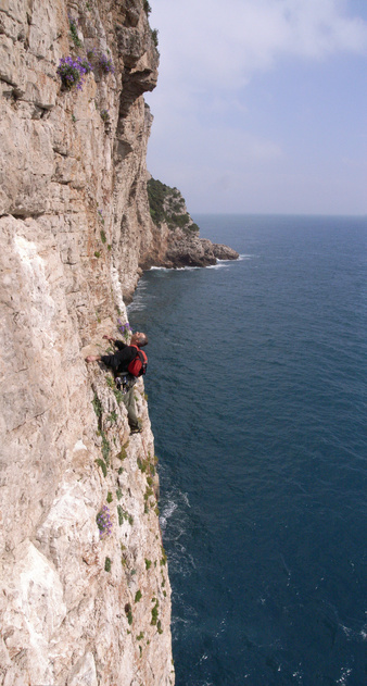 [20060218_0350_Gaeta_Pano.jpg]
Climbers on Spiderman.