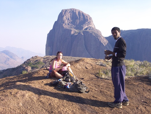 [20081017_163045_LemurWallSummit.jpg]
Summit of Karambony, with the much higher Tsaranoro in the back.