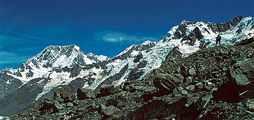 [TasmanMoraine.jpg]
Up the endless moraine of the Tasman glacier.