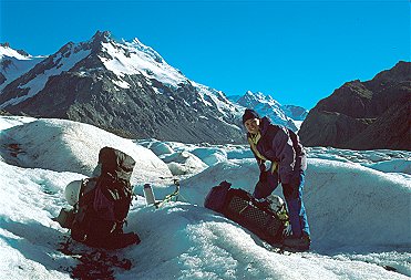 [UpTasmanGlacier.jpg]
The ups and downs of the 2nd part of the Tasman glacier.