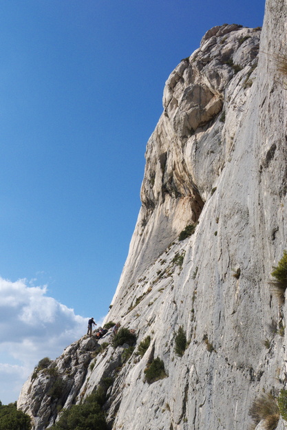 [20111015_135951_SainteVictoire.jpg]
Climbers at the Sainte Victoire.