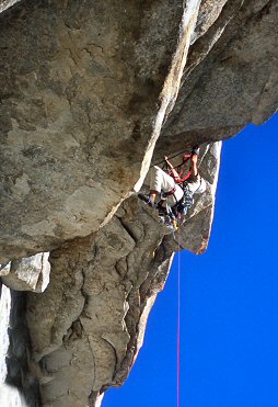 [SalatheMainRoof_R.jpg]
Leading the main roof of the route under the headwall.