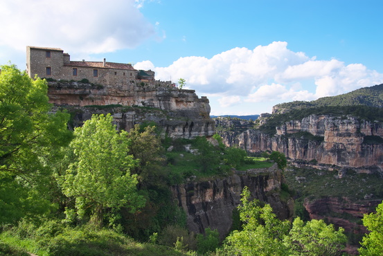 [20130501_183402_Siurana.jpg]
The village of Siurana on top of its namesake rocks.