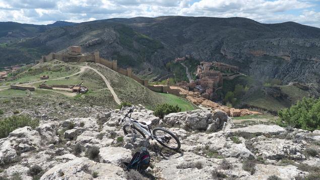 [20130504_110451_Albaracin.jpg]
An attempt at mountain biking didn't end well: too many spiny bushes resulting in multiple punctures. Although the arrival above beautiful old Albaracin makes it almost worthwhile.