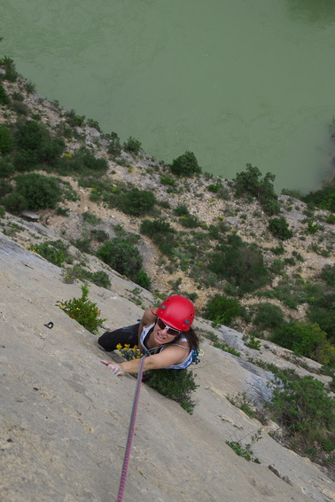 [20130508_104043_Terradets.jpg]
Hard slab climbing on what proved to be the wrong route: instead of starting on 'Demasiado lejos para ir andando' (200m 6b) we did the 1st pitch and a half of Merchely (?). Very nice though, but the unprotected diagonal afterwards to join the correct route wasn't.