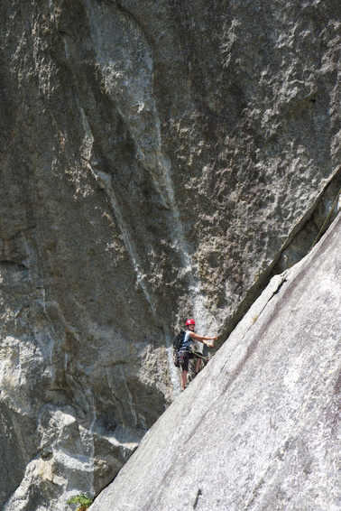 [20110802_115553_Kundalini.jpg]
A gentle layback that turns into a long traverse. Not hard but poorly protected for the 2nd.