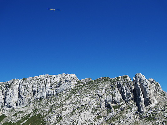 [20100718_145351_Moucherolle.jpg]
Glider above the Gerbier.