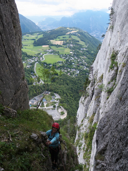 [20110722_194236_TroisPucellesGrange.jpg]
The final pitches are the steepest, and if you want a dare, you can do the original version of the last pitch instead of the left hand more modern variation. It's aptly named the 'sandwich crack' and will eat you up...