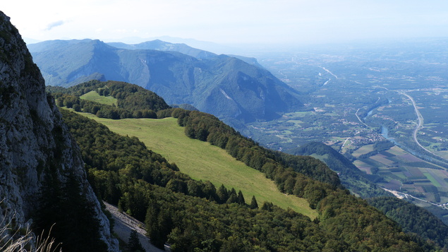 [20110925_120738_BecOrientFessole.jpg]
L'alpage de Fessole, avec le sentier en plein milieu.