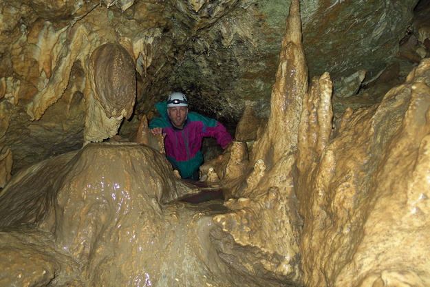 [20121010_211711_CaveVercors.jpg]
The Ture cave near Autrans, an easy and safe initiation cave.