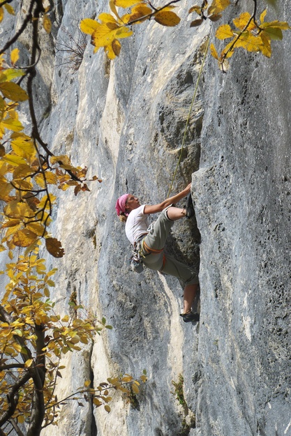 [20121021_134927_ColArc.jpg]
Climbing at the Arc pass (Vercors) in autumn.