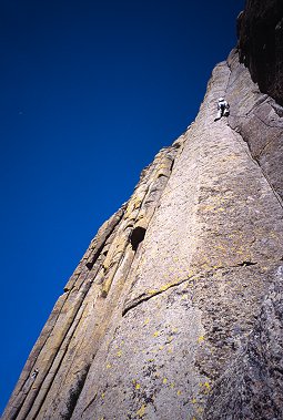 [WaltBailey.jpg]
Me leading the very long crack of Walt Bailey Memorial. People are visible on the broken column of the Durance in the low-left corner.