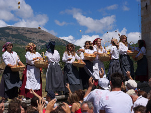 Donut throwers during traditional celebration in Bacugno