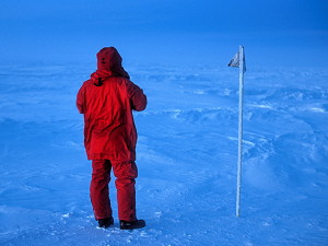 [EmanueleCollectingSamples3.jpg]
Concordia station at Dome C