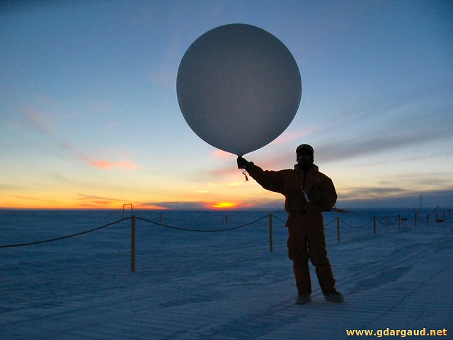 [20050322_08_BalloonOutside.jpg]
Weather balloon launch in the sunset.