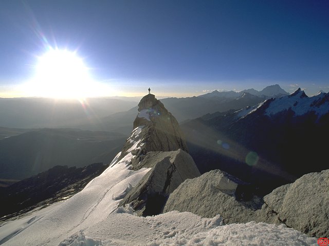 [Gendarme.jpg]
'Rébuffat-like' picture taken from the 2nd camp on the glacier.