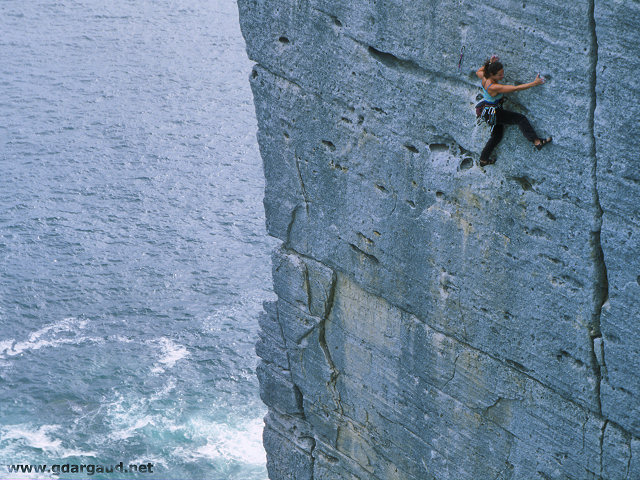 [PP_LightHouseNorthernExposure22.jpg]
Jenny at the Lighthouse, Australia