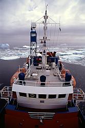 DdU120 - The Astrolabe in sea ice, near the Antarctic shore