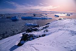 Ice014 - Freezing sea in autumn