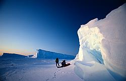 Ice056 - Hiking on sea ice